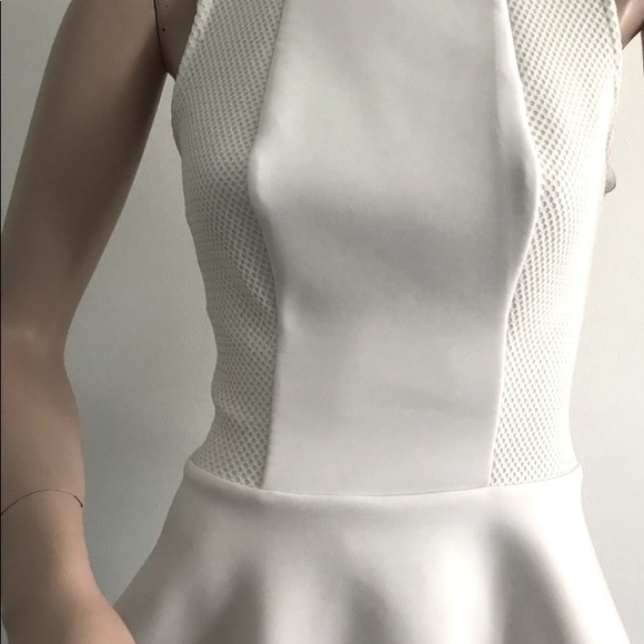 Guess White Peplum Top Size Small - Picture 3 of 6